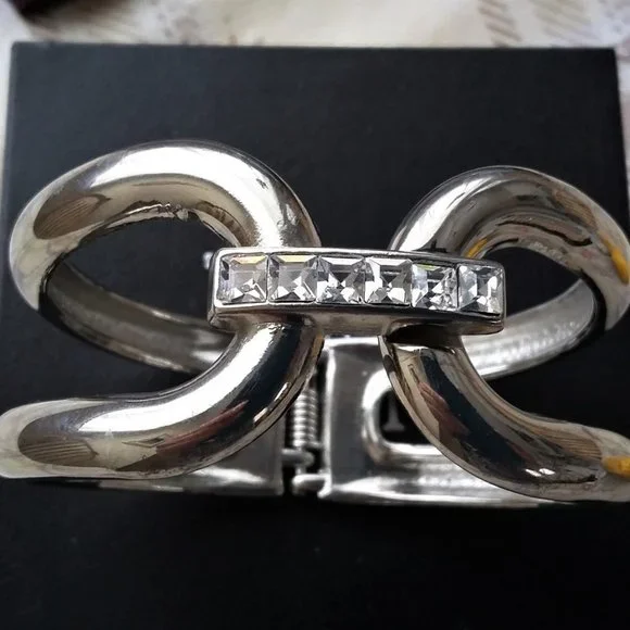 ⭐️ Host Pick⭐️ Silver Tone  Chucky Bracelet - Picture 3 of 4